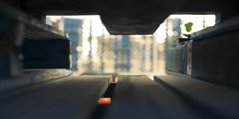 光谱疗愈新纪元：欧时明解码蒸汽波风格创意灯具如何成为心理健康空间的情感干预师