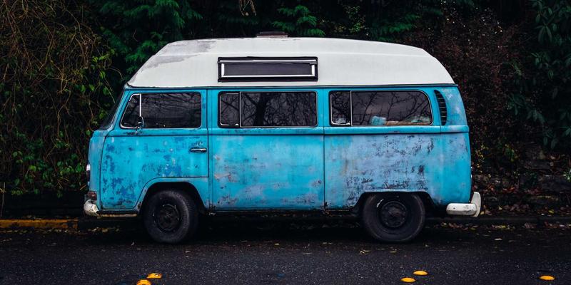 欧时明15:当蒸汽波美学遇见创意灯具,重新定义空间照明艺术