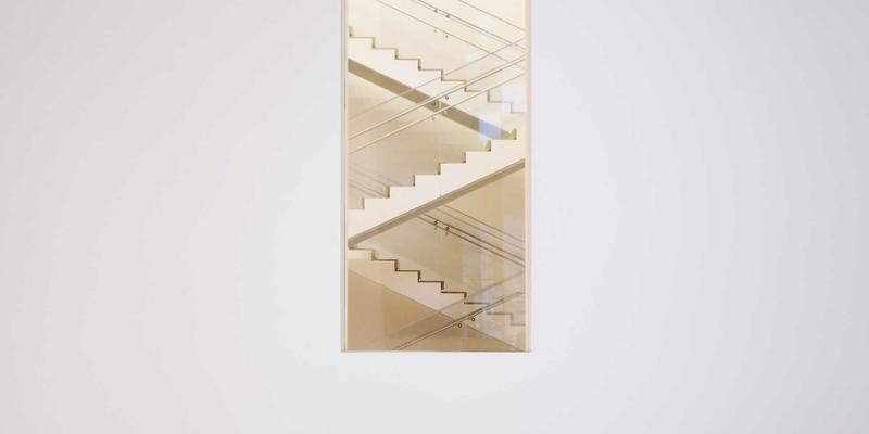 欧时明61：当蒸汽波美学邂逅未来照明，重塑空间情绪的艺术品