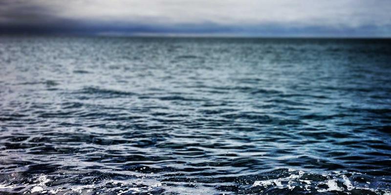 欧时明：当蒸汽波美学照进现实，重新定义创意灯具的艺术边界