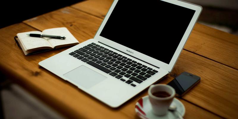 欧时明深度剖析：如何用创意灯具与灯光设计，在剧场中塑造角色灵魂与推动情节脉搏