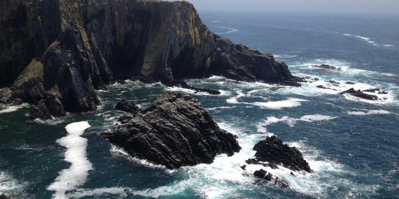 蒸汽波美学与未来照明：欧时明在国际设计峰会上的颠覆性演讲回顾